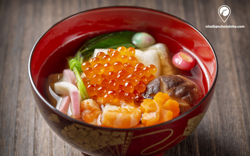 Soup truyền thống - Ozoni. Một trong những món ăn trong ngày tết Nhật Bản 