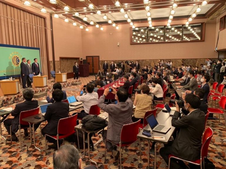 Một khởi đầu đầy suôn sẻ của Nội các tân Thủ tướng Yoshihide Suga